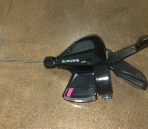 Mando Shimano Altus 8v. derecho