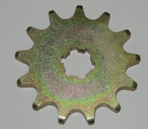 Piñon salida Derbi cadena 420 13z