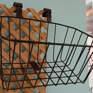 Cesta bicicleta delantera al manillar con ganchos metálica